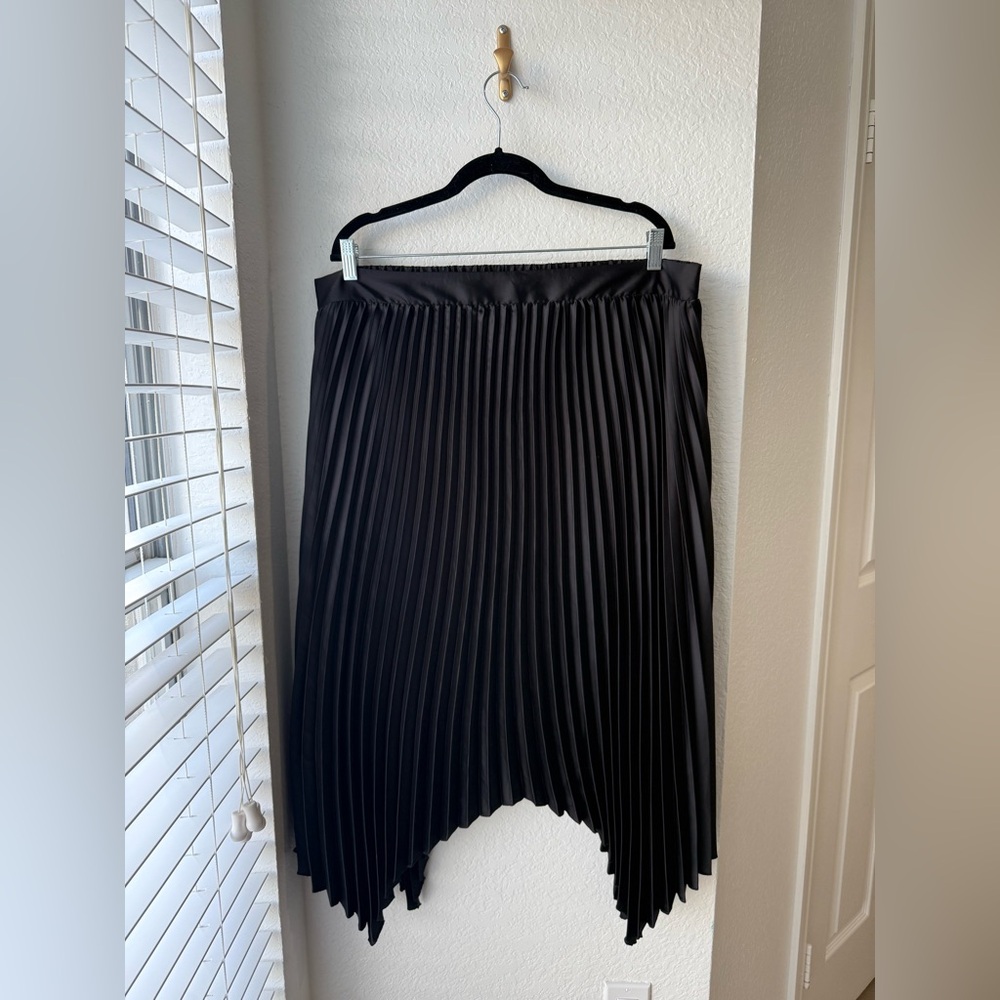 **FINAL PRICE** PROUD POPPY PLUS SIZE PLEATED ASYMMETRICAL SKIRT SIZE 14 NWOT